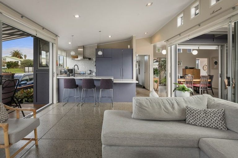 Photo of property in 32 Roretana Drive, Athenree, Waihi Beach, 3177