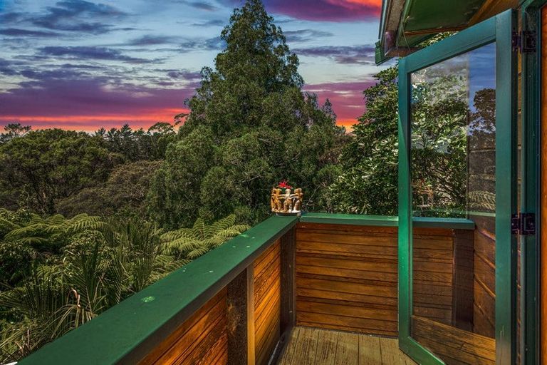 Photo of property in 214 Shaw Road, Oratia, Auckland, 0604