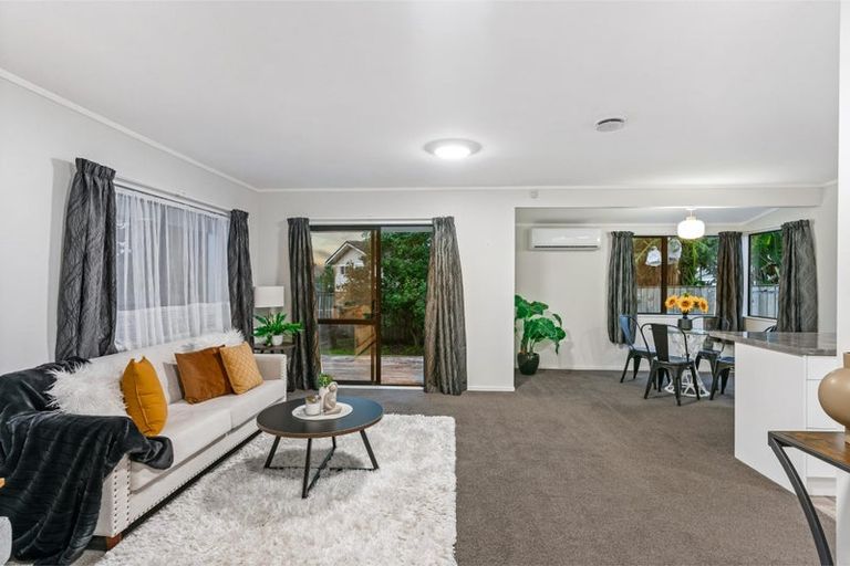 Photo of property in 5 Posa Avenue, Henderson, Auckland, 0612