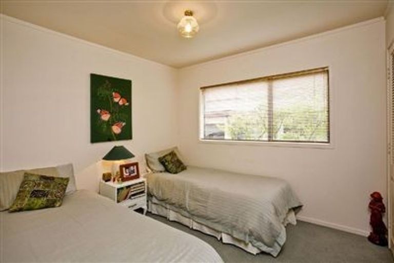 Photo of property in 44 Balmain Road, Chatswood, Auckland, 0626