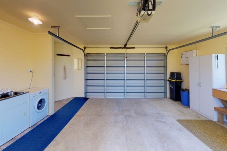 Photo of property in 1 Almond Grove, Feilding, 4702