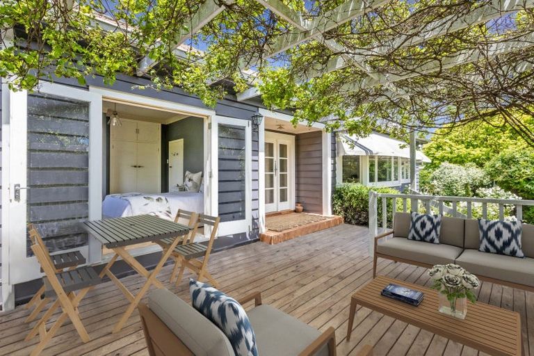 Photo of property in 1 Muritai Crescent, Havelock North, 4130