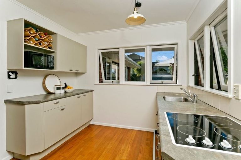 Photo of property in 2/54 Northboro Road, Belmont, Auckland, 0622