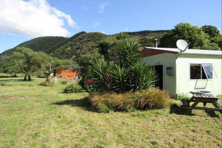 Photo of property in 635 Whakatomotomo Road, Pirinoa, Featherston, 5772