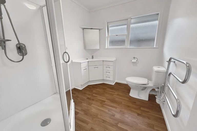 Photo of property in 3/64 Seacliffe Avenue, Belmont, Auckland, 0622