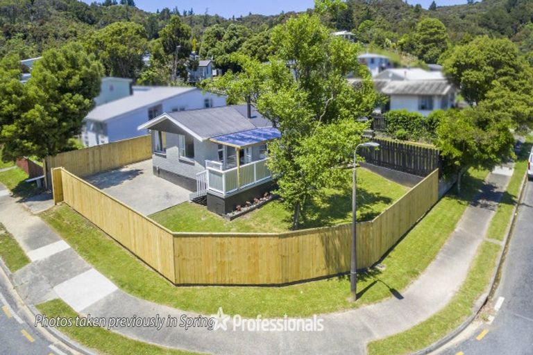 Photo of property in 90 Norana Road, Timberlea, Upper Hutt, 5018