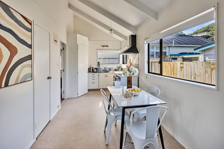 Photo of property in 6 Trent Street, Island Bay, Wellington, 6023