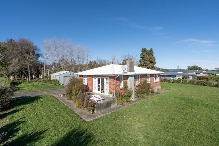 Photo of property in 28 Rata Street, Tokomaru, Palmerston North, 4474