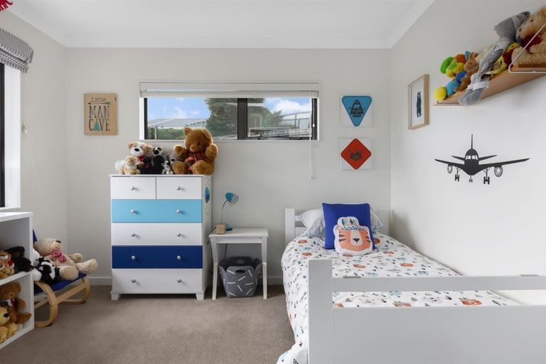 Photo of property in 5 Kahurangi Heights, Aotea, Porirua, 5024