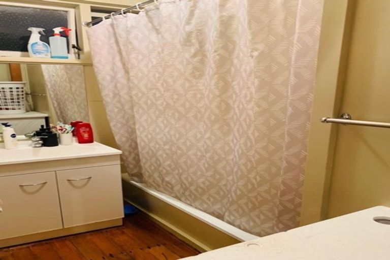 Photo of property in 2/19 Swanns Road, Richmond, Christchurch, 8013