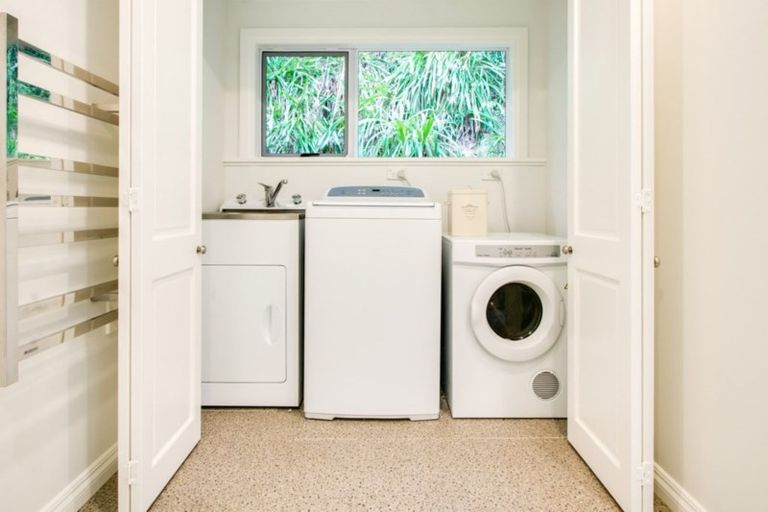 Photo of property in 27 Main Street, Hospital Hill, Napier, 4110