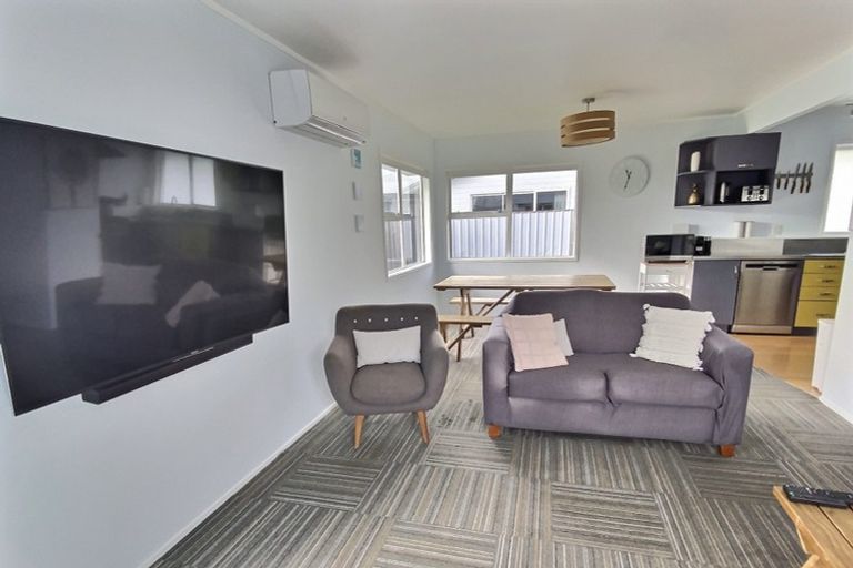 Photo of property in 7b Taylor Road, Papamoa Beach, Papamoa, 3118