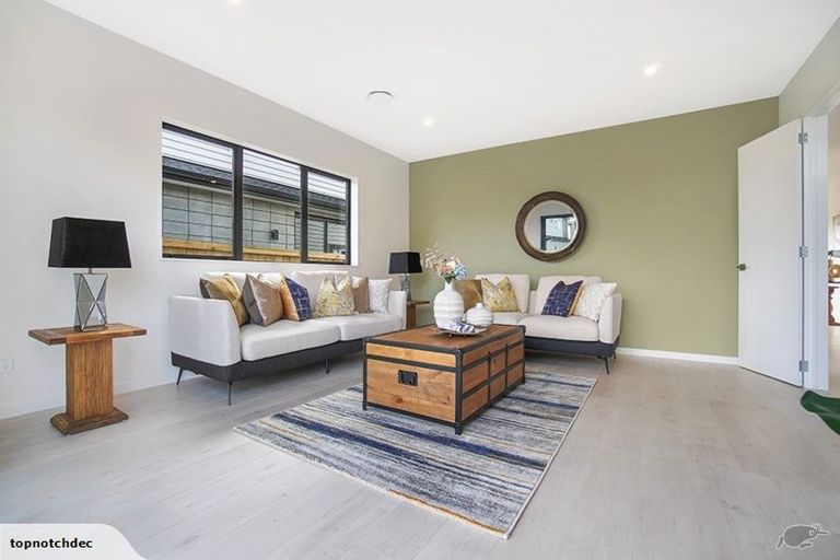 Photo of property in 18 Observation Green, Hobsonville, Auckland, 0616