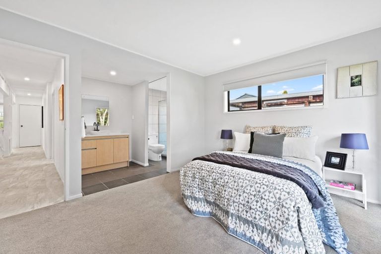 Photo of property in 8 Rapallo Place, Farm Cove, Auckland, 2012