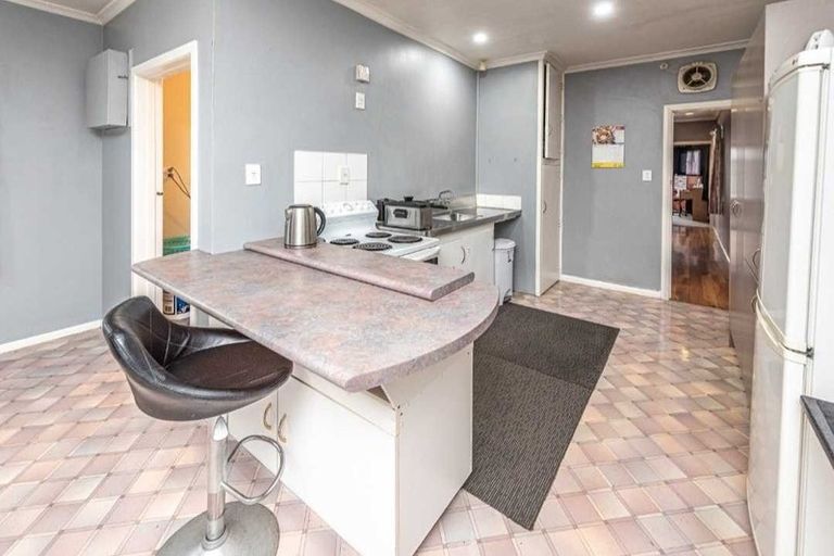 Photo of property in 77 Puriri Street, Gonville, Whanganui, 4501