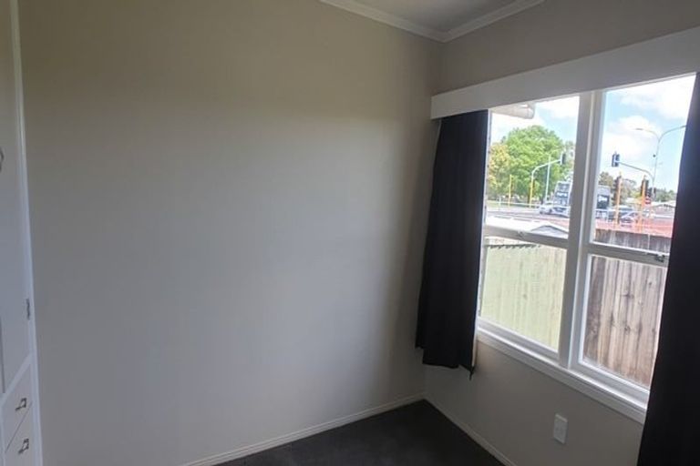 Photo of property in 2/90 Pakuranga Road, Pakuranga, Auckland, 2010
