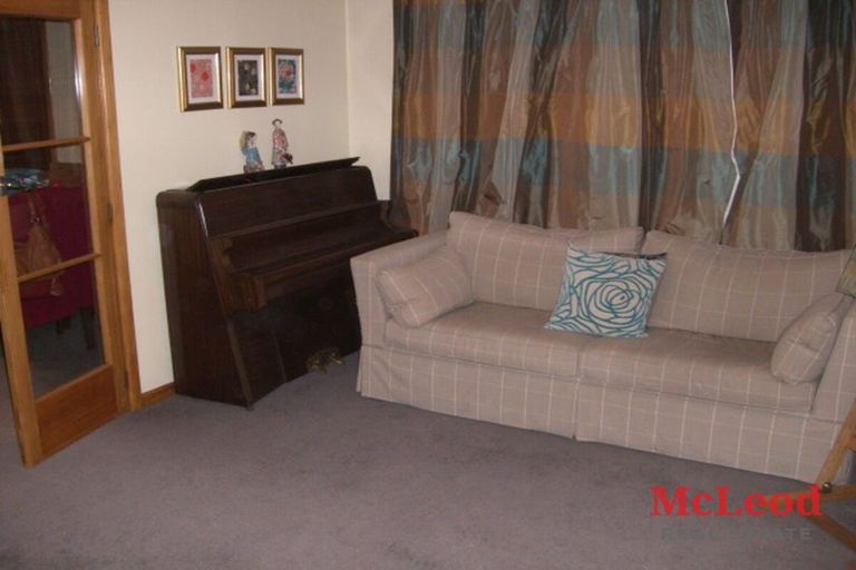 Photo of property in 31 Daniels Road, Redwood, Christchurch, 8051