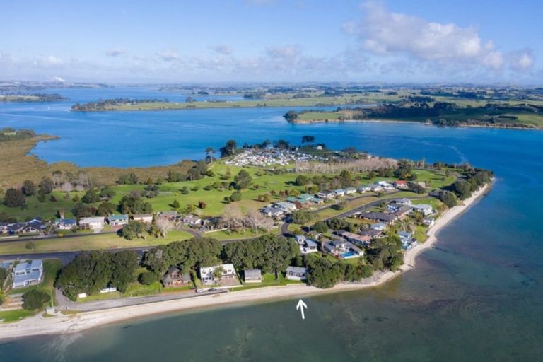 Photo of property in 147 Torkar Road, Clarks Beach, 2122