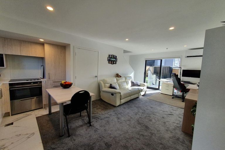 Photo of property in 4/45 Vera Road, Te Atatu South, Auckland, 0610