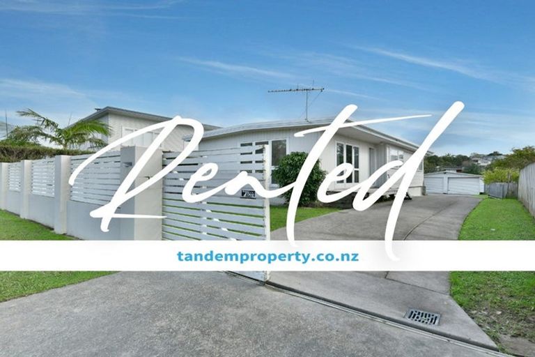 Photo of property in 5 Walton Street, Red Beach, 0932
