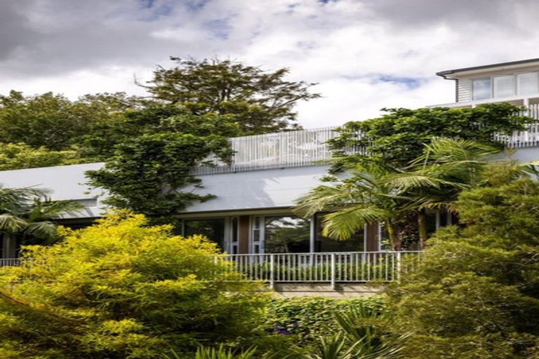 Photo of property in 2/83 Hinemoa Street, Birkenhead, Auckland, 0626