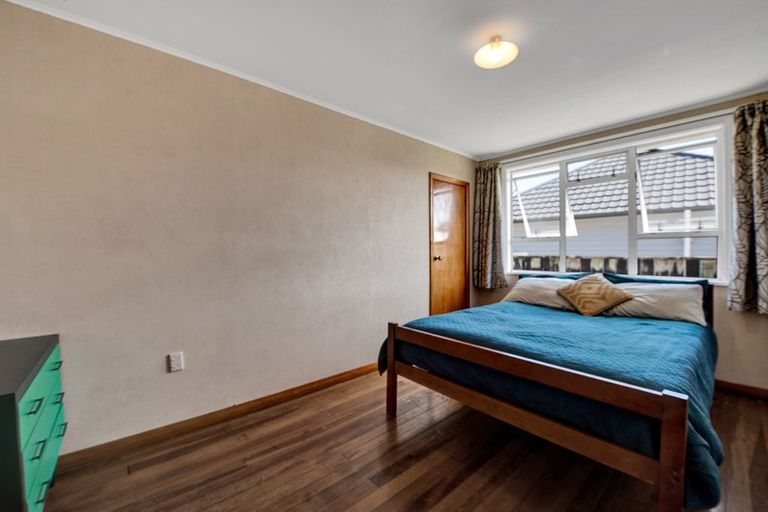 Photo of property in 62 Lismore Street, Merrilands, New Plymouth, 4312