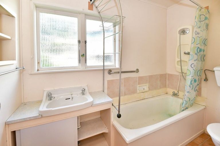 Photo of property in 616a Whangaparaoa Road, Stanmore Bay, Whangaparaoa, 0932