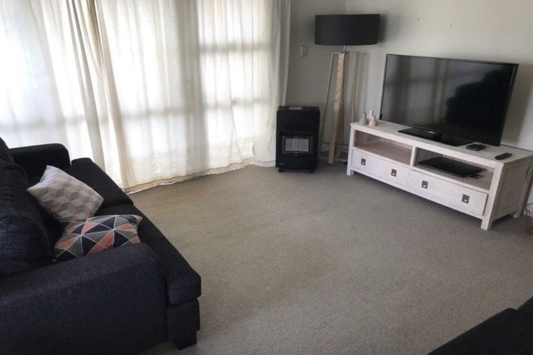 Photo of property in 1/13 Walter Strevens Drive, Conifer Grove, Takanini, 2112