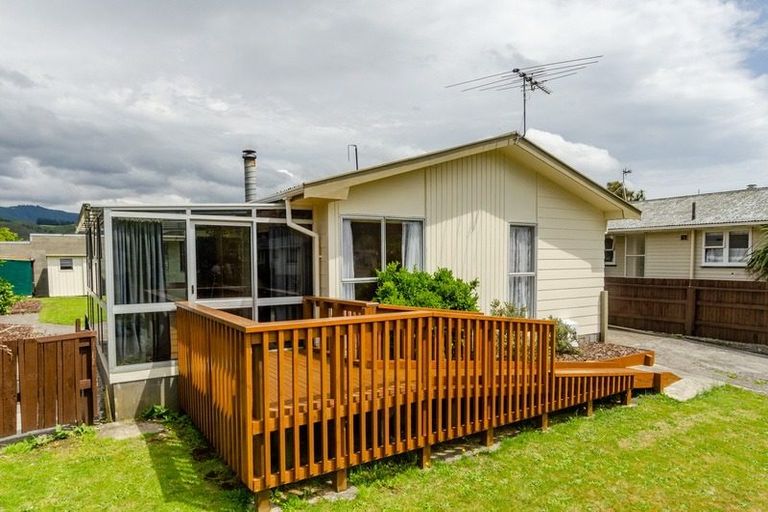 Photo of property in 44 California Drive, Totara Park, Upper Hutt, 5018