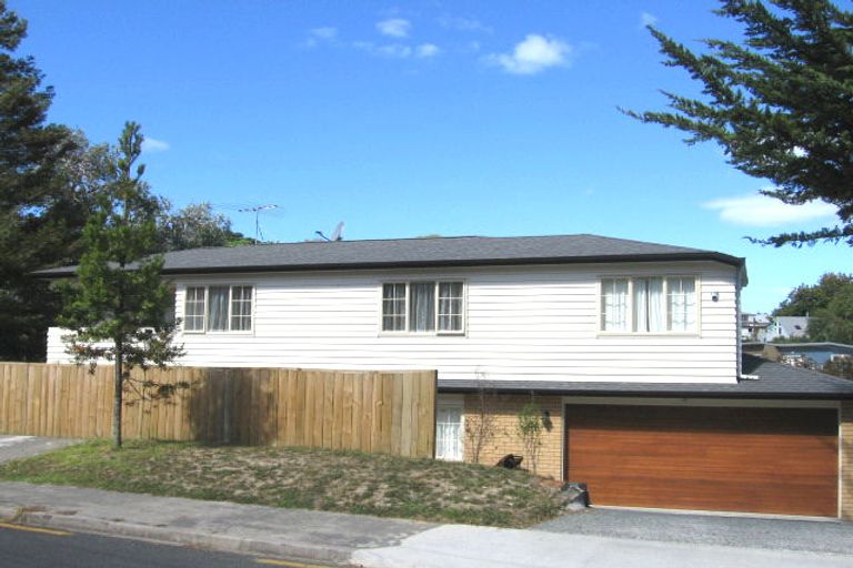 Photo of property in 50b Seaton Road, Murrays Bay, Auckland, 0630