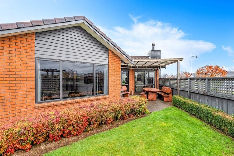 Photo of property in 20 Carrington Drive, Carterton, 5713