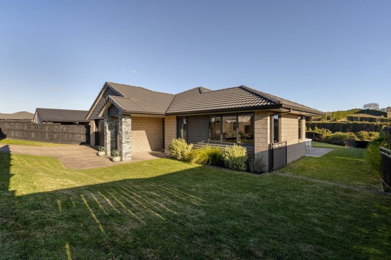 Photo of property in 60 Puhirake Crescent, Pyes Pa, Tauranga, 3112