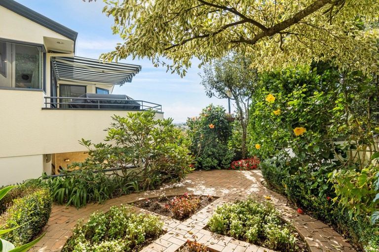 Photo of property in 35 Victory Street, Welcome Bay, Tauranga, 3112