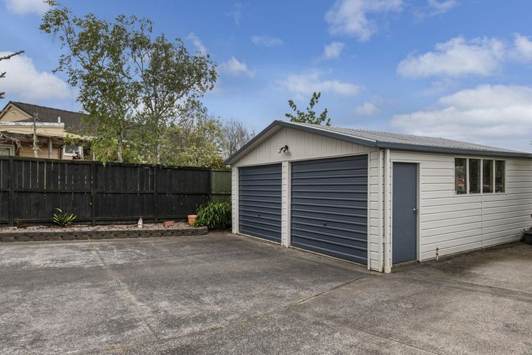 Photo of property in 9 Denver Avenue, Sunnyvale, Auckland, 0612