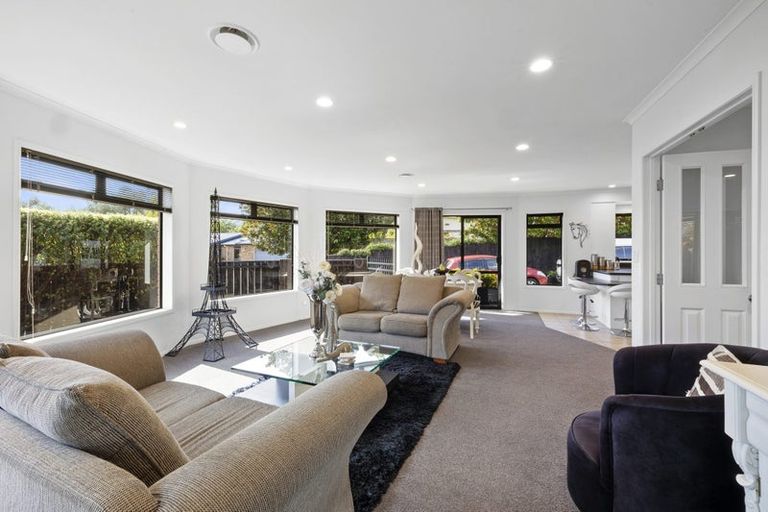 Photo of property in 10a Long Place, Frankleigh Park, New Plymouth, 4310