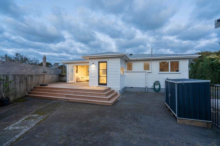 Photo of property in 24 Tramway Road, Beach Haven, Auckland, 0626