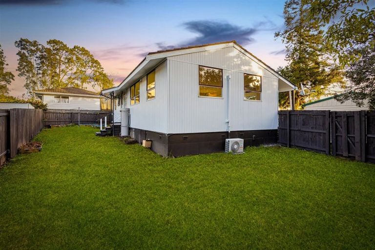Photo of property in 7 Serwayne Place, Sunnyvale, Auckland, 0612