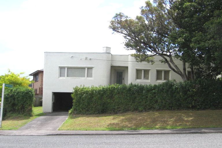Photo of property in 15 Marsh Avenue, Forrest Hill, Auckland, 0620