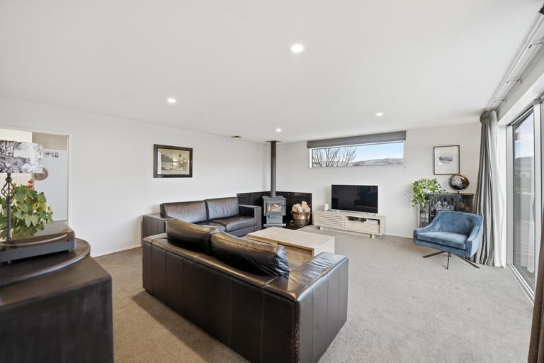 Photo of property in 48 Minaret Ridge, Wanaka, 9305