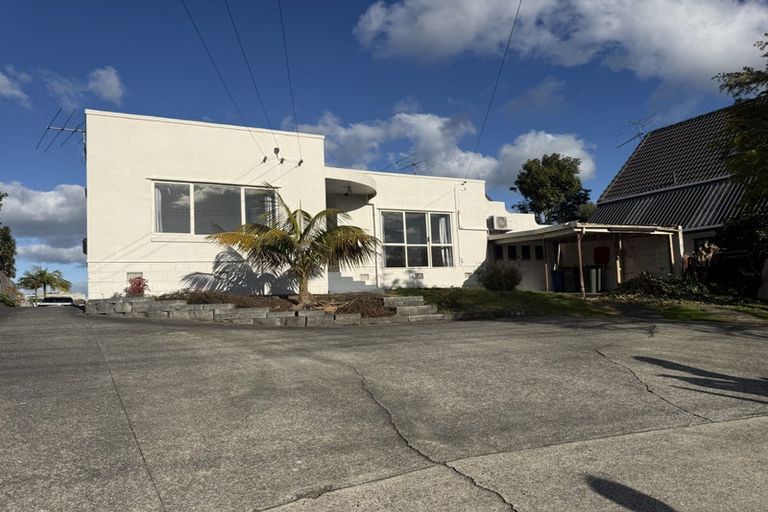 Photo of property in 76 Browns Bay Road, Rothesay Bay, Auckland, 0630