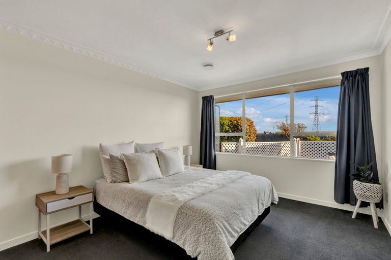 Photo of property in 2/52 Mortlake Street, Islington, Christchurch, 8042