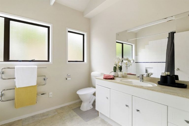 Photo of property in 59 Pemberton Avenue, Bayview, Auckland, 0629