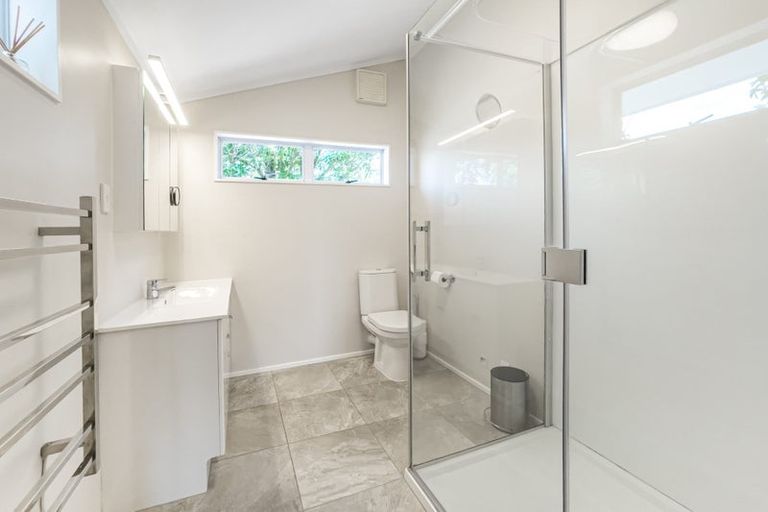 Photo of property in 1/14 Maritime Terrace, Birkenhead, Auckland, 0626