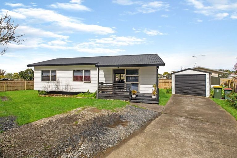 Photo of property in 15a Melleray Place, Randwick Park, Auckland, 2105