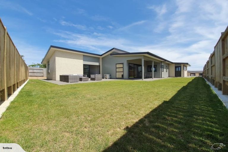 Photo of property in 39 Barry Curtis Place, Levin, 5510