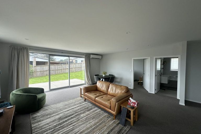 Photo of property in 18 Kawariki Road, Helensville, 0800