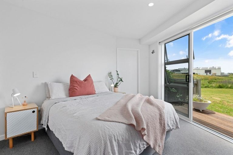 Photo of property in 18 Westhill Lane, Papamoa Beach, Papamoa, 3118