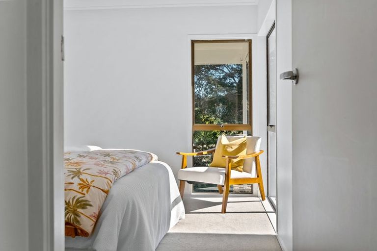 Photo of property in 56 Pemberton Avenue, Bayview, Auckland, 0629