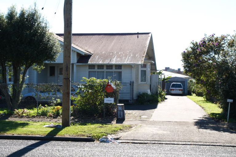 Photo of property in 2/33 Vine Street, Mangere East, Auckland, 2024