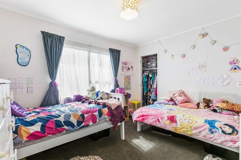 Photo of property in 4 Midgley Road, West Harbour, Auckland, 0618
